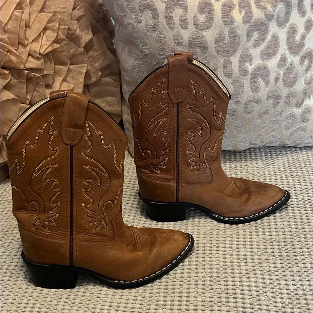 Old West stylish tan